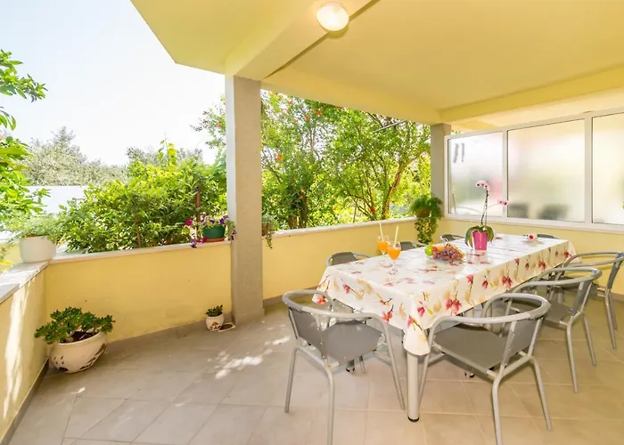 Petra 5 Трогир