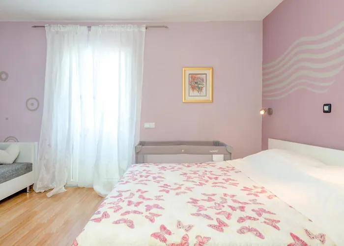 Apartamento Petra 5 *