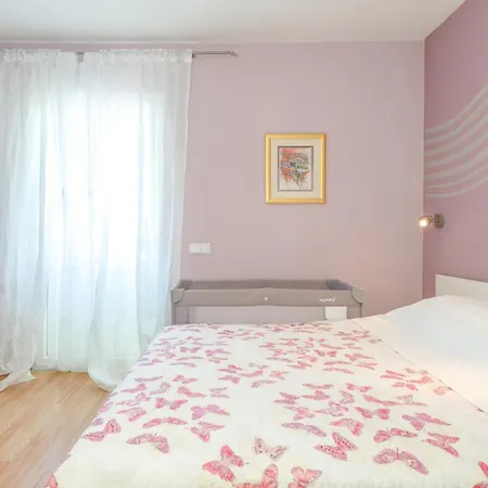 Apartment Petra 5 *